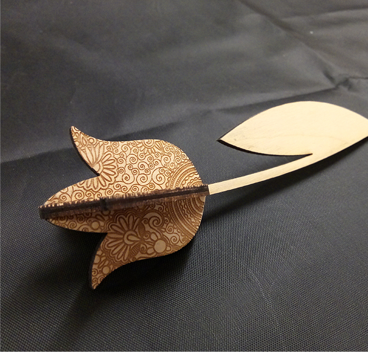 Gravírozott fa tulipán